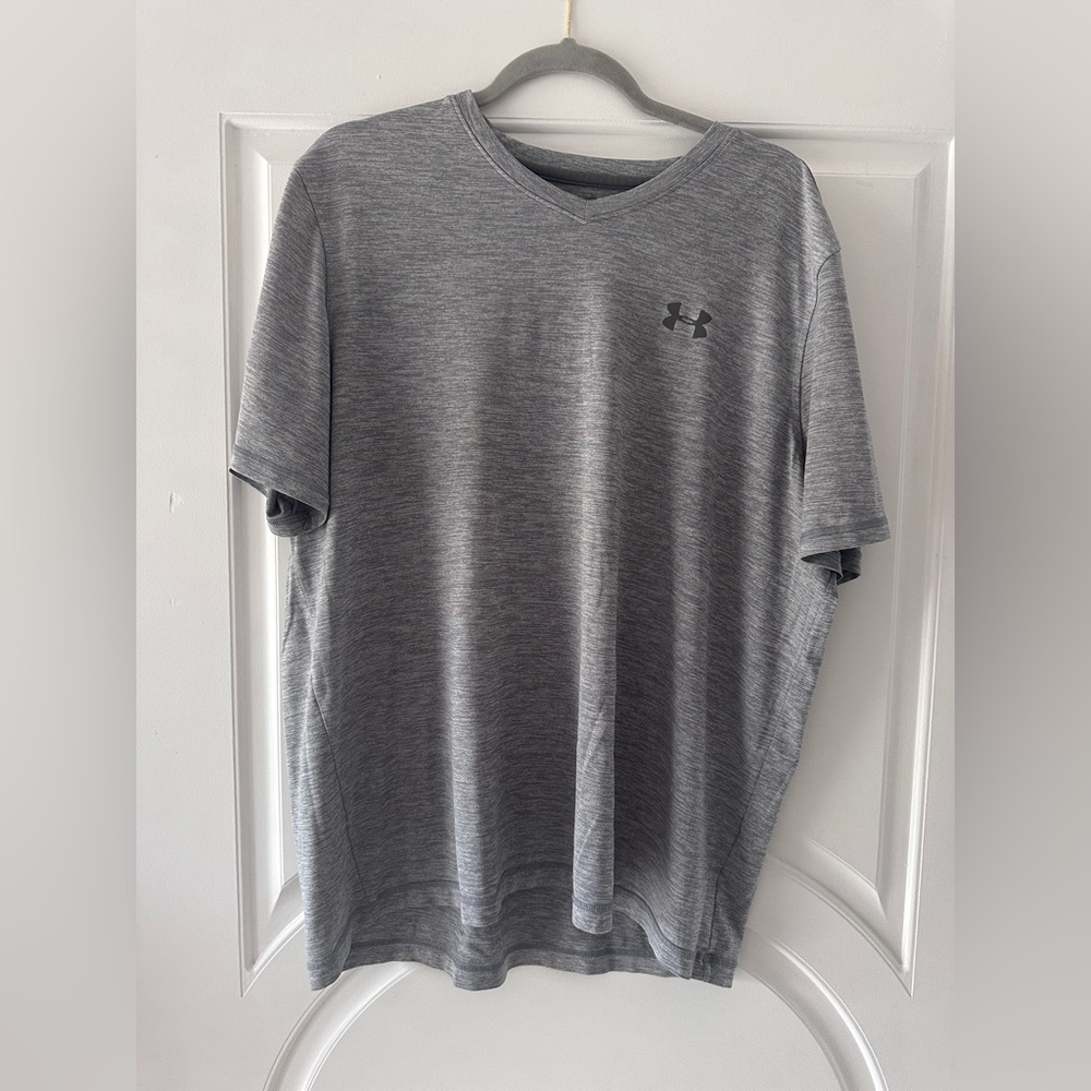 Under Armour Men's Heather Gray V-Neck Tee